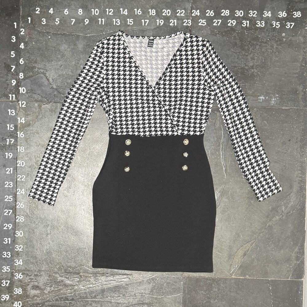 SHEIN Houndstooth Print Surplice Neck Bodycon Dress with Button Detail